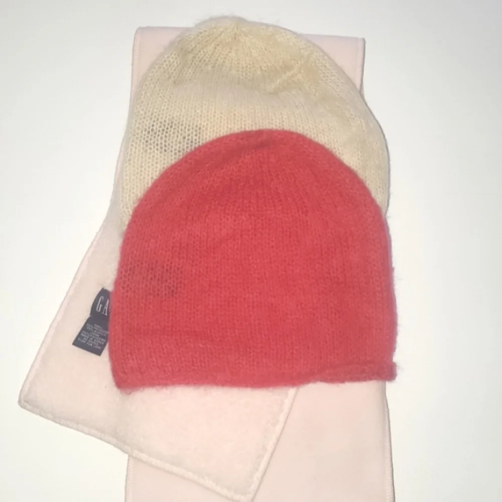 GAP SCARF AND HATS